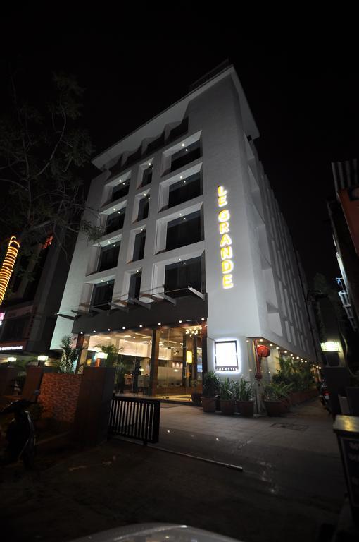Le Grande Residency -Unmarried Couples Are Not Allowed Ahmedabad Luaran gambar