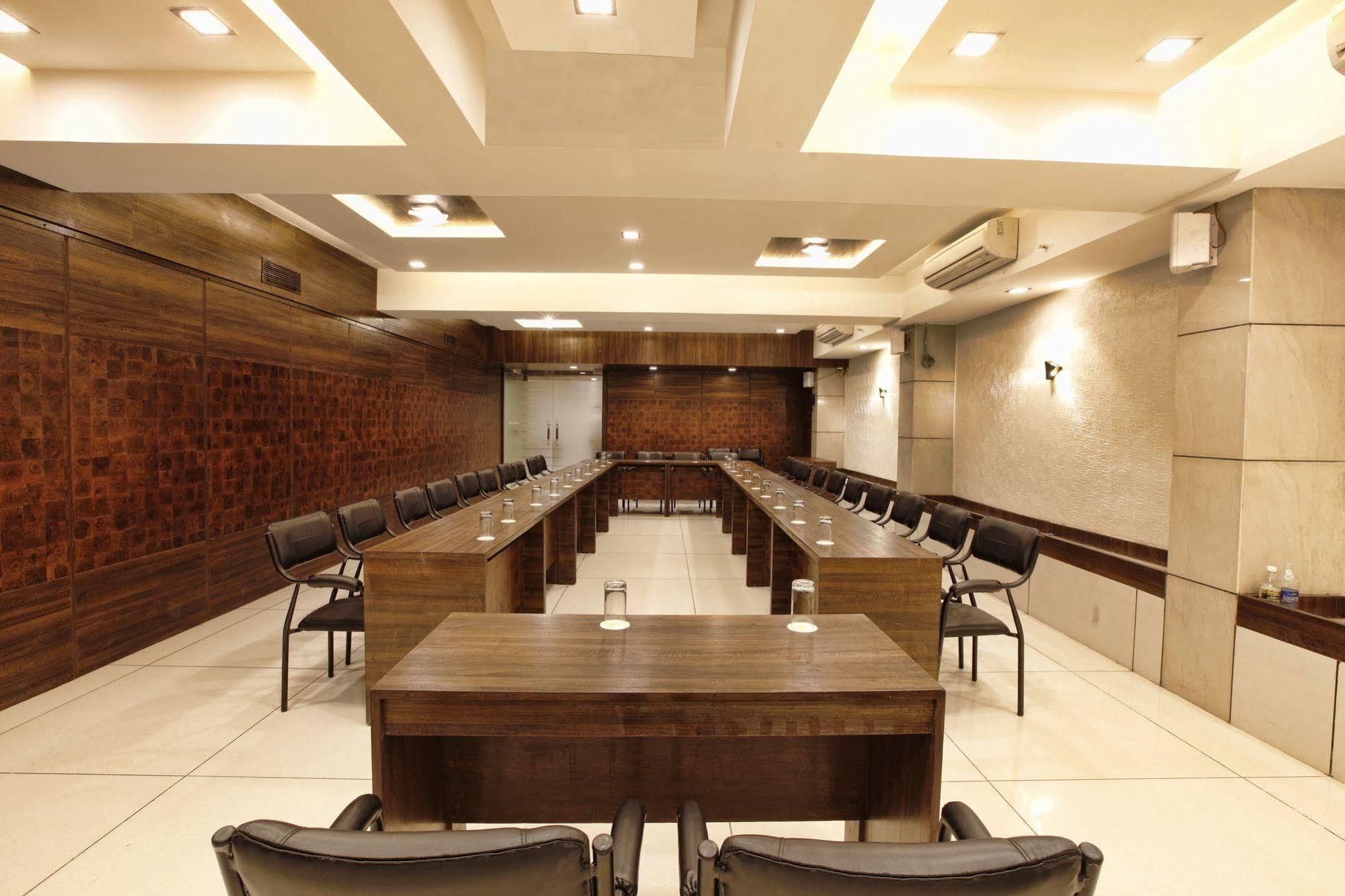 Le Grande Residency -Unmarried Couples Are Not Allowed Ahmedabad Luaran gambar