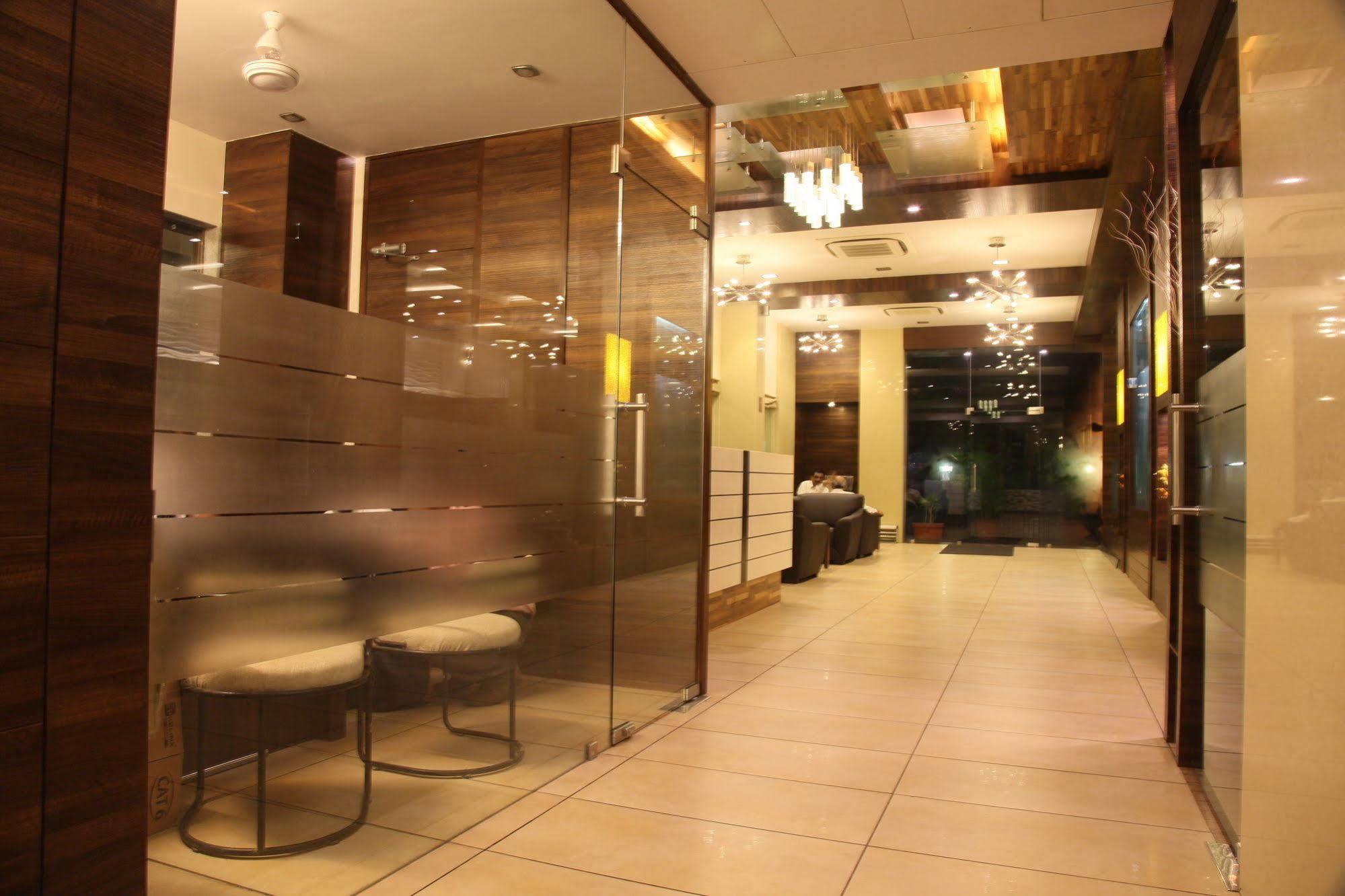 Le Grande Residency -Unmarried Couples Are Not Allowed Ahmedabad Luaran gambar