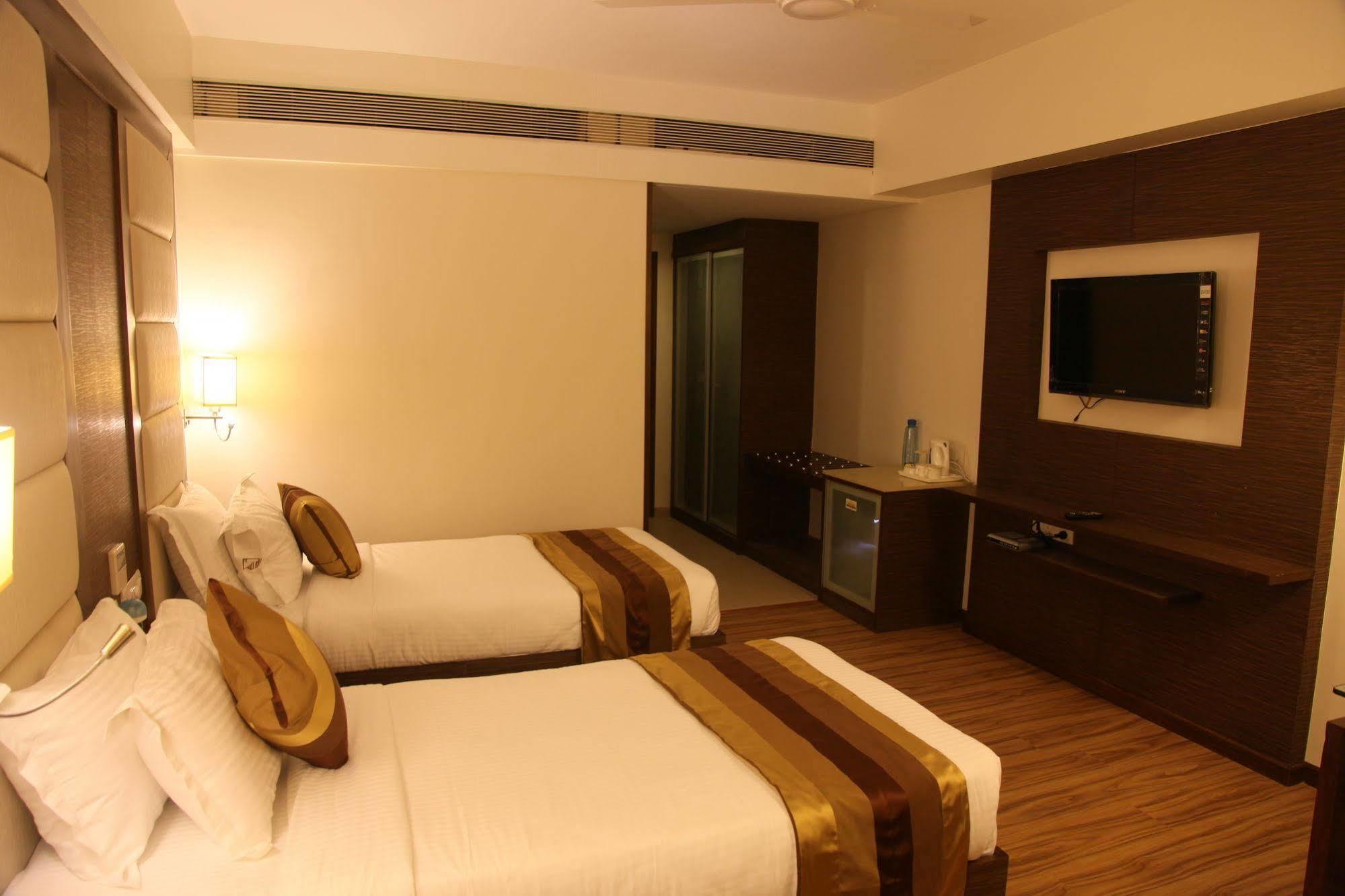 Le Grande Residency -Unmarried Couples Are Not Allowed Ahmedabad Luaran gambar