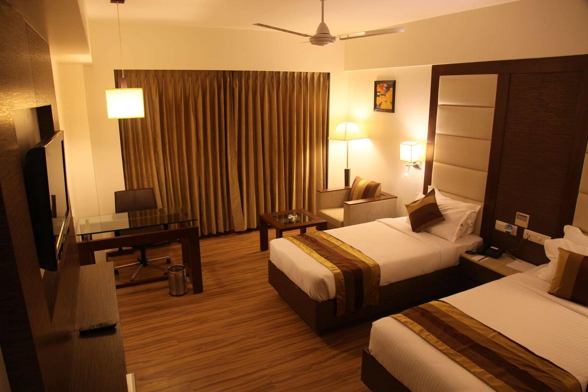 Le Grande Residency -Unmarried Couples Are Not Allowed Ahmedabad Luaran gambar